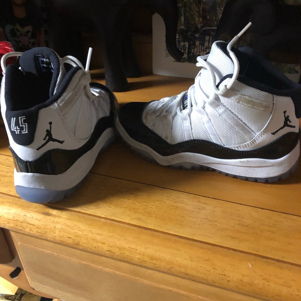 Tennis shoes for small kids